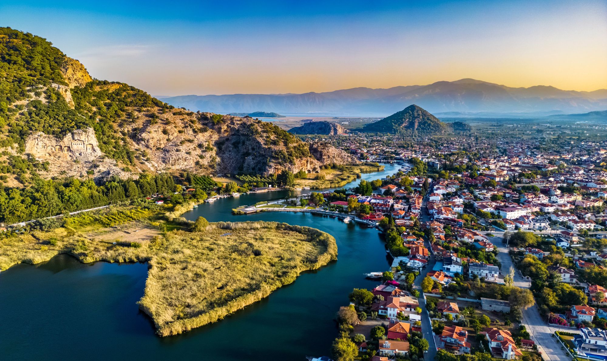 Flussdelta von Dalyan mit lykischen Felsengräbern